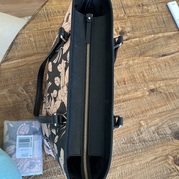 Laurel Way Gardenia Matching Bag and Wallet - Picture 4 of 9